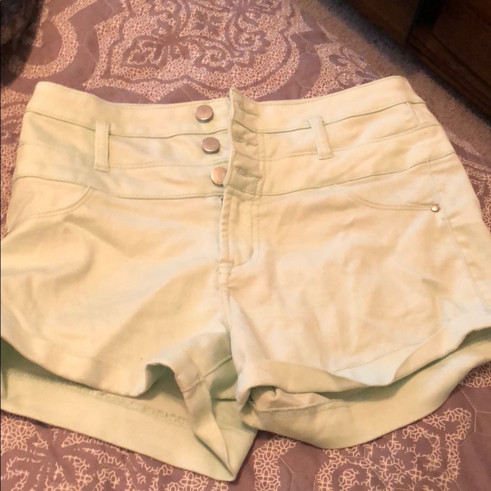 🌻5 for $25🌻 NWOT High Waisted Cuffed Shorts